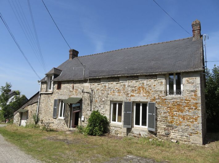 Detached Country House with Stream on Border