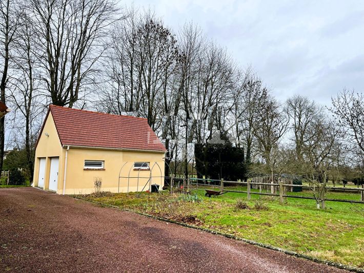Detached Country House with Outbuilding