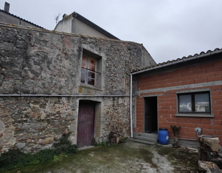Main Photo of a 3 bedroom  House for sale