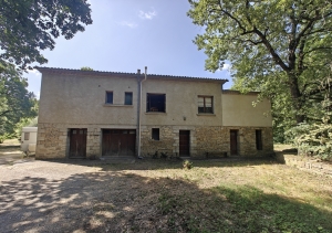 Country House With 1.8 Hectares of Land