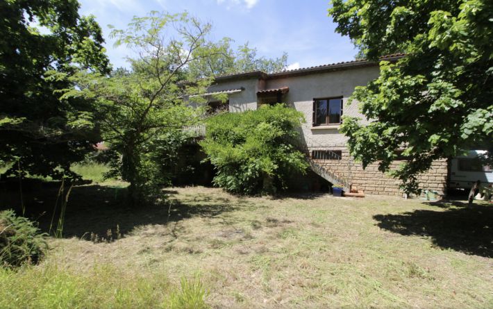 Country House With 1.8 Hectares of Land