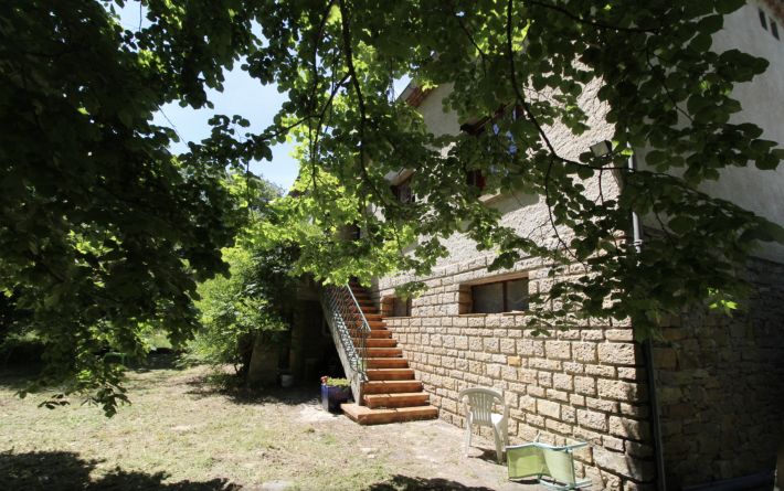 Country House With 1.8 Hectares of Land