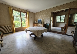 Country House With 1.8 Hectares of Land