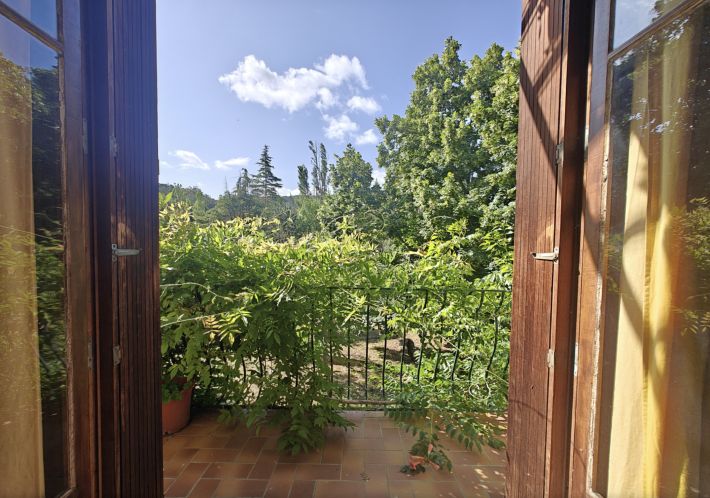 Country House With 1.8 Hectares of Land