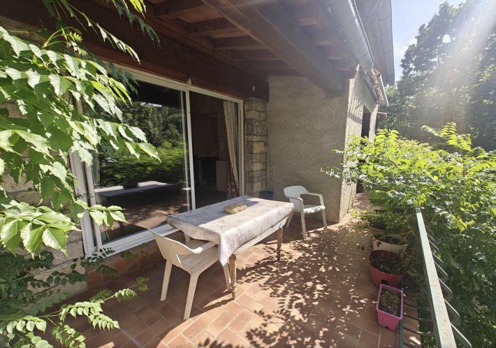 Country House With 1.8 Hectares of Land