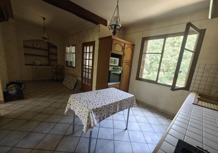 Country House With 1.8 Hectares of Land