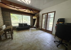 Country House With 1.8 Hectares of Land