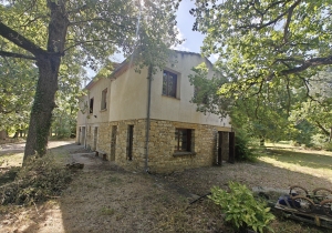 Country House With 1.8 Hectares of Land
