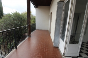 Traditional House with Garden