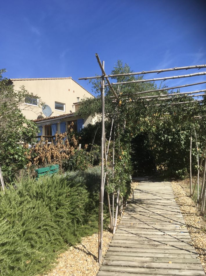 Villa with Pool in Green Peaceful Environment