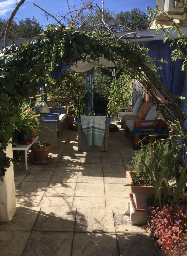 Villa with Pool in Green Peaceful Environment