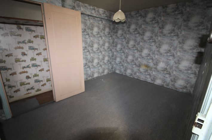 Former Farmhouse with Strong Potential