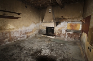 Former Farmhouse with Strong Potential