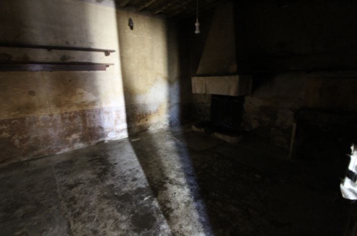 Former Farmhouse with Strong Potential