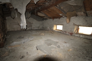 Former Farmhouse with Strong Potential