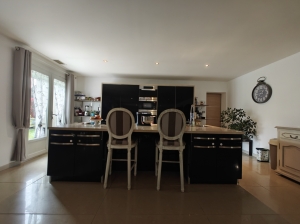 Modern Detached Villa with Mature garden with Open Views