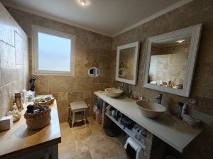 Modern Detached Villa with Mature garden with Open Views