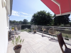 Detached House with Landscaped Garden