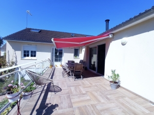 Detached House with Landscaped Garden