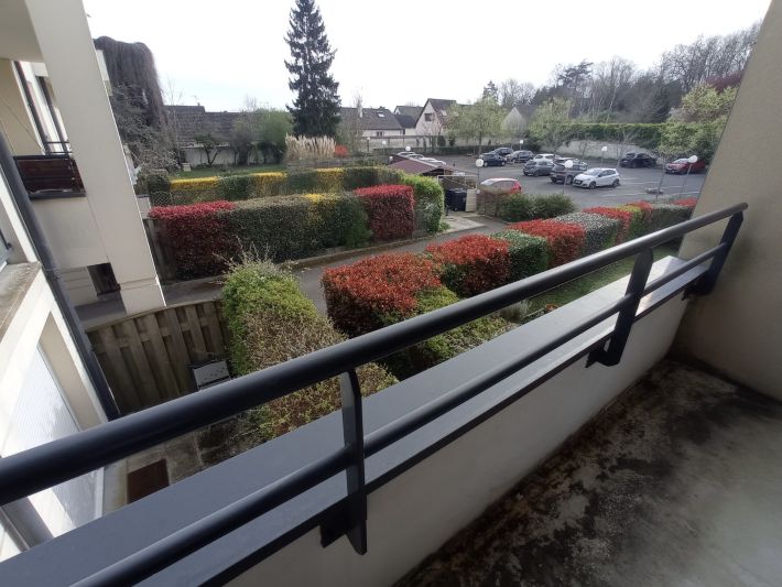 Apartment in Heart of Town with Income