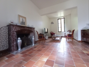 Detached House with Outbuilding and Lovely Garden