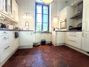 Detached House with Outbuilding and Lovely Garden