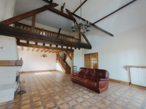 Detached House with Lovely Mature Gardens