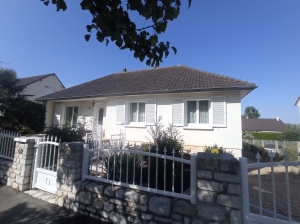 Detached House with Landscaped Garden