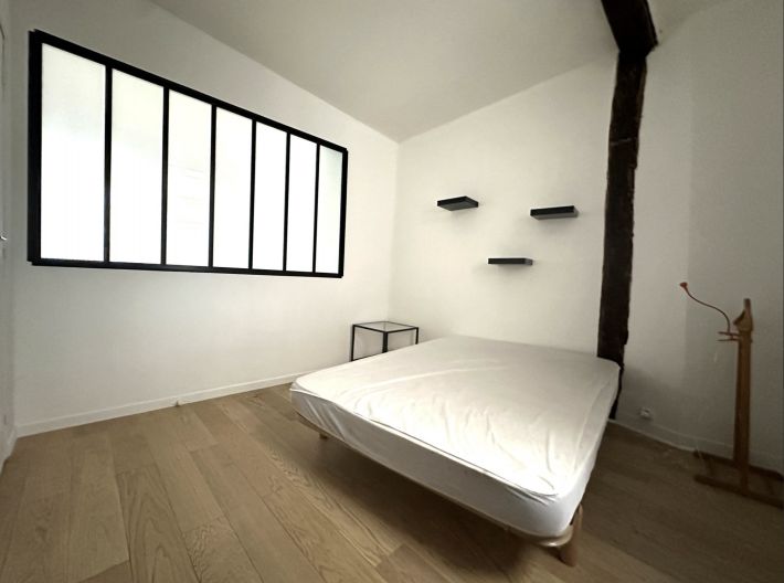 Superb Apartment in Heart of Historic Town