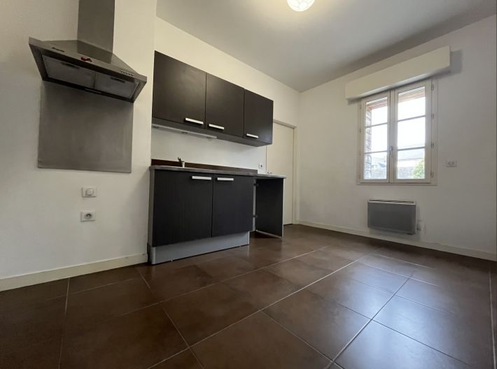 Main Photo of a 4 bedroom  Duplex for sale