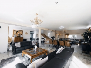 Impressive Detached House with Lovely Garden