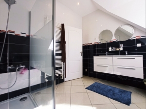 Impressive Detached House with Lovely Garden