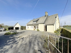 Detached Country House with Outbuilding
