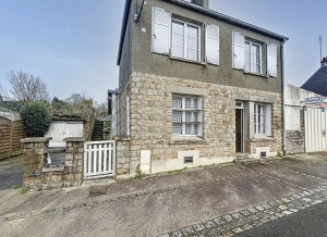 Traditional House with Garden