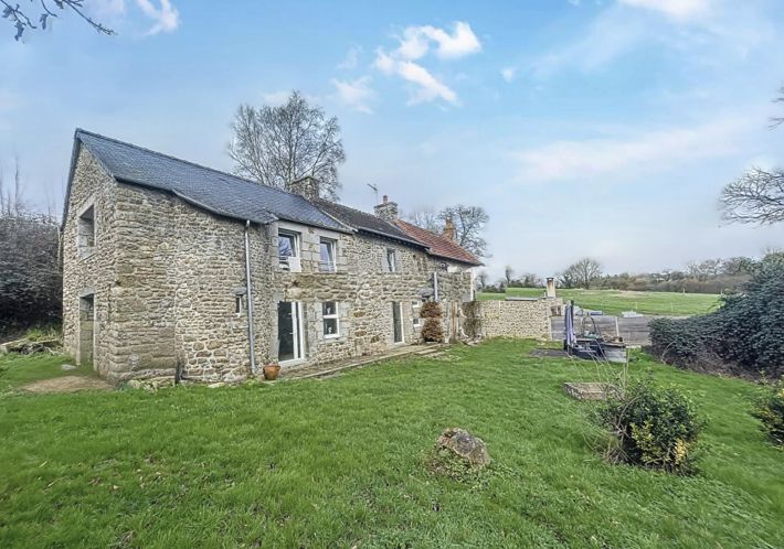 Main Photo of a 3 bedroom  Country House for sale