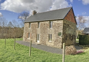 Detached Country House with Outbuilding