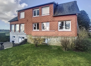 Detached House with Landscaped Garden