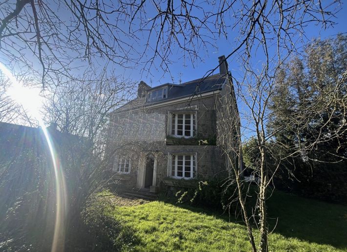 Detached Country House with Outbuilding