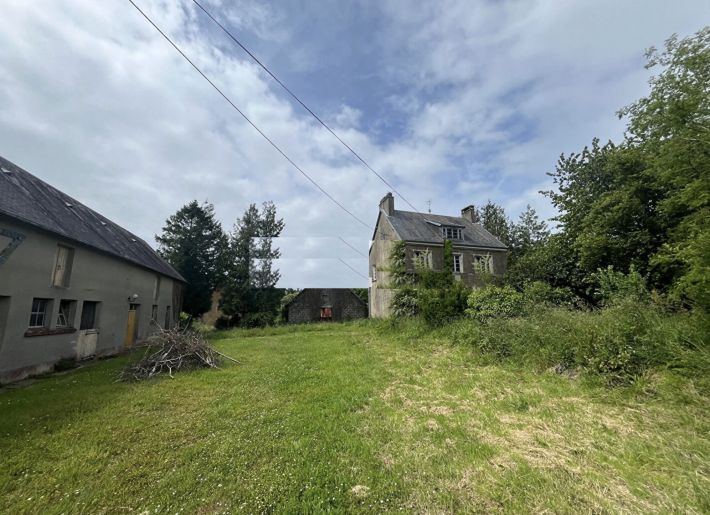 Detached Country House with Outbuilding