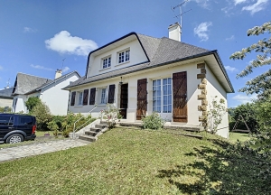 Detached House with Garden
