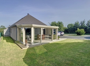 Detached House with Landscaped Garden Near the Coast