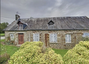 Detached Country House with Outbuilding