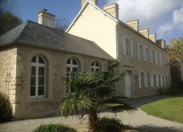 Main Photo of a 9 bedroom  House for sale