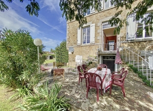 Manor House with Landscaped Gardens