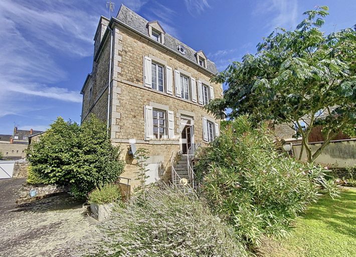 Manor House with Landscaped Gardens