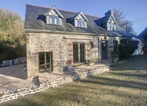 Detached Country House with Open View