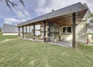 Detached House with Garden