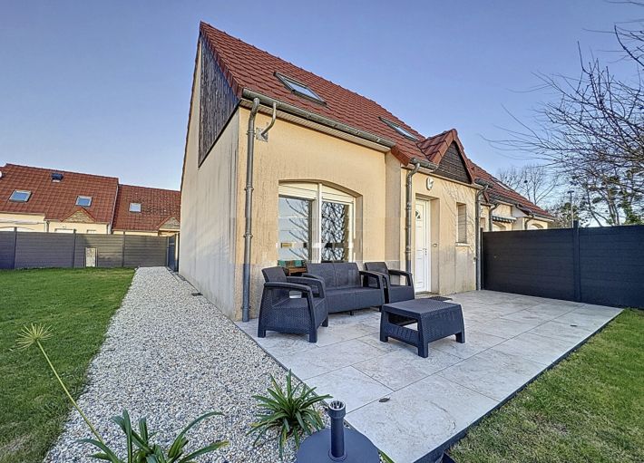 Main Photo of a 2 bedroom  House for sale