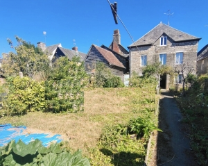 Manor House Style with Outbuilding