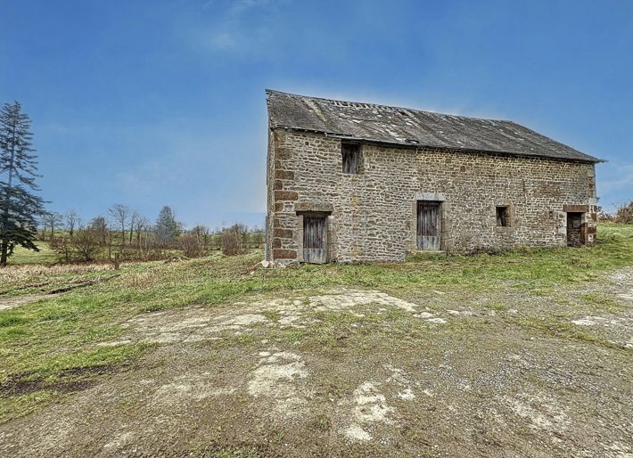 Farmhouse with Countryside Barns to Renovate